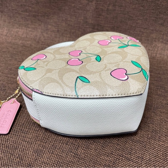 🎮!LAST CHANCE! Girl's Heart Crossbody Bag - Picture 3 of 7